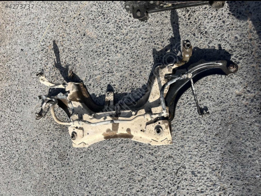 Megane 2 Motor Beşiği Traversi 8200742904