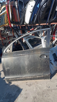 Volkswagen Q7 sol ön kapı çıkma yedek parça