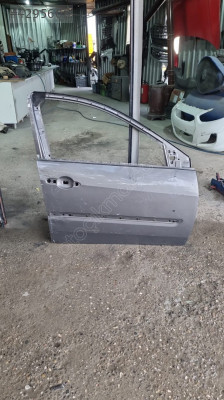 Renualt laguna 3  model 2010 sag on kapi