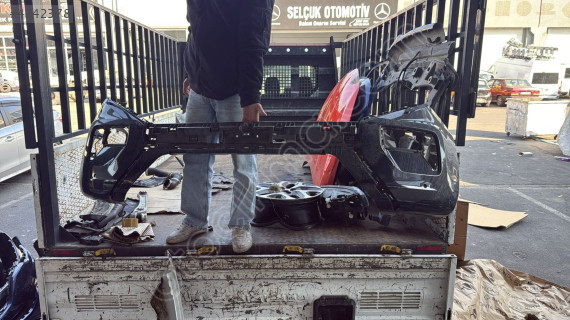 2024 25 Volkswagen Amarok ön tampon