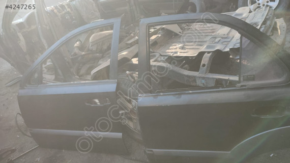 KİA SORENTO SOL ARKA KAPI