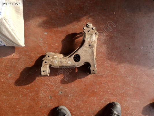 ÖZMEN OPEL VECTRA B SAĞ SOL ÖN ALT TABLA SALINCAK