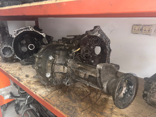 VOLKSWAGEN TRANSPORTER T4 2.4 MANUEL ŞANZIMAN