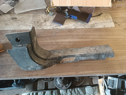 FİAT doblo 2013 ön SAĞ kapı basamak plastiği döşemesi