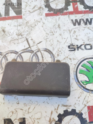5F0867195L Seat Leon 2015 ön sol kapı döşemesi vida kapağı