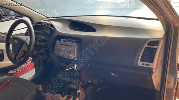 2011 Hyundai İ20 Ön Göğüs Set