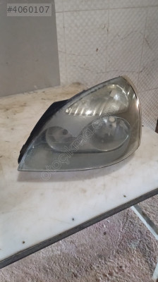 Renault Clio2 sol ön far çıkma orijinal temiz