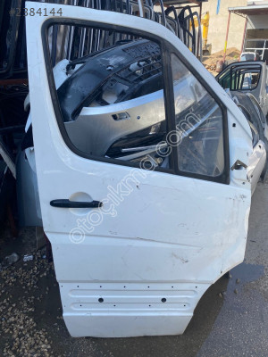 Mercedes sprınter çıkma ön sağ kapı