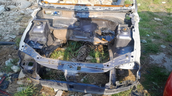 Renault clio 2 faz 1 kasa on kesme yedek parça
