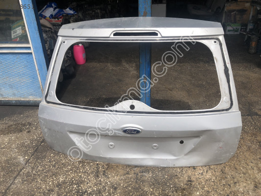 FORD FİESTA BAGAJ KAPAĞI