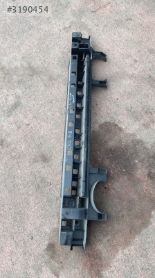 Clio 5-6 arka tampon demir