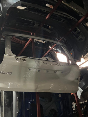 2018-2022 Volvo XC40 ARKA Bagaj KAPISI