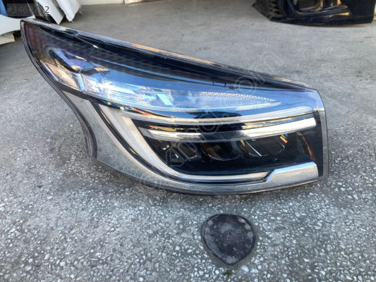 RENAULT TRAFİC SAĞ FAR LEDLİ
