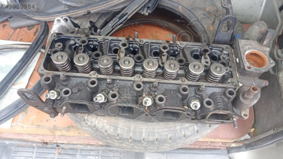Nissan urvan silindir kapak yedek parça
