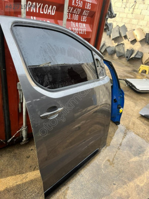 OPEL ZAFİRA SAĞ ÖN KAPI