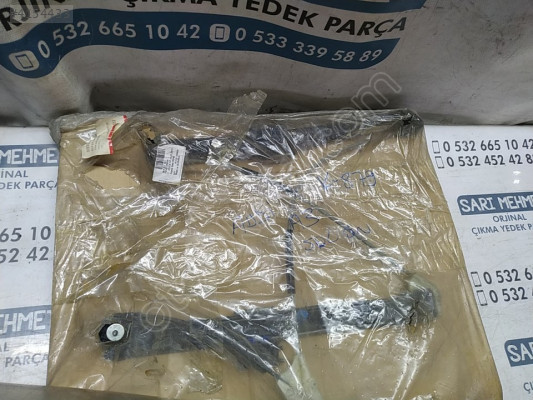 SIFIR ORJ AUDİ A3 SOL ÖN CAM KRİKOSU K-879