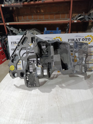 51129881944 BMW X1 SERİSİ U11 SAĞ ARKA TAMPON BRAKETİ