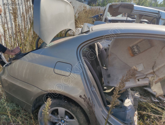 BMW 520 E60 SAĞ SOL ARKA ÇAMURLUKLAR ÜÇEL OTO ÇIKME BURSA