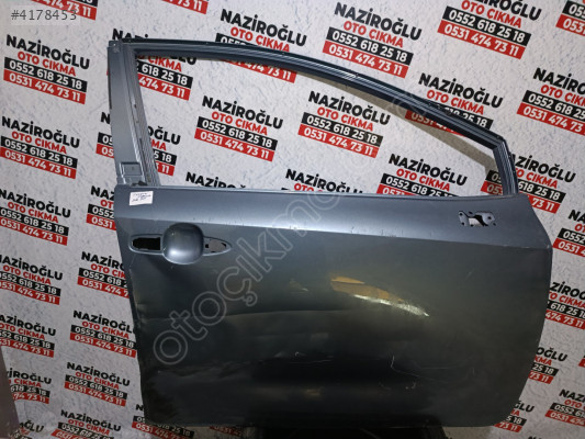 Toyota Corolla sağ ön kapı