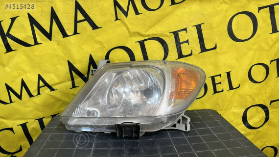 TOYOTA HİLUX SOL ÖN FAR