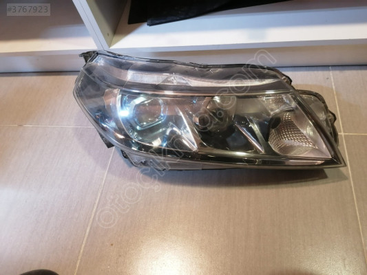 Suzuki Vitara Sağ Far Çıkma Orjinal