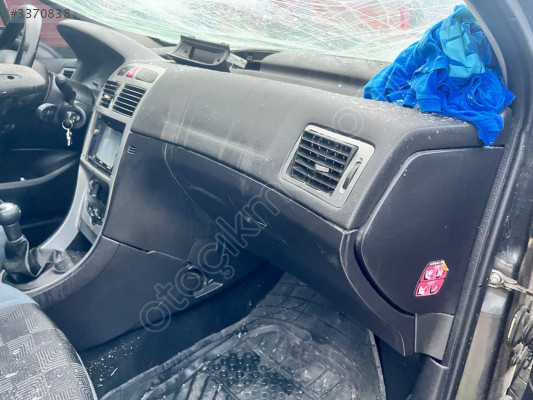 Peugeot 307 ön göğüslük