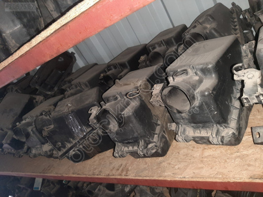 TOYOTA AURİS 1.6 ÇIKMA ORJİNAL HAVA FİLTRE KUTUSU