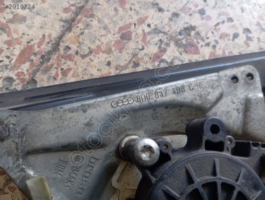 Audi A4 sağ ön cam krikosu