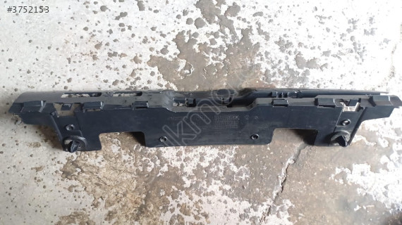 Renault Clio 3 Arka Tampon Orta Bağlantı Braketi