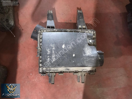 OTO CEM'DEN ÇIKMA MERCEDES SPRİNTER 315 CDİ HAVA FİLTRE KUTUSU