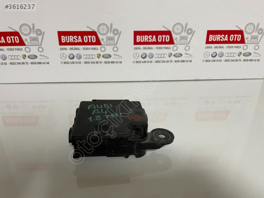 AUDI A4 KUTUP BAŞI SAKLAMA KUTUSUORJİNAL