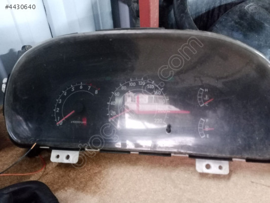 Kia sephia kilometre saati