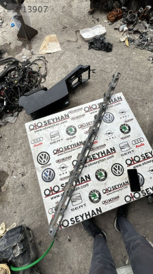 106501400100 Passat b8.5 b8 sağ marşbiyel kaplaması braketi