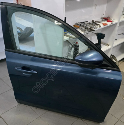 Focus 4.5 sag ön kapı boyasız