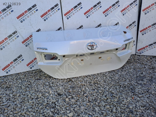 Toyota Corolla arka bagaj Kapagı az kusurlu