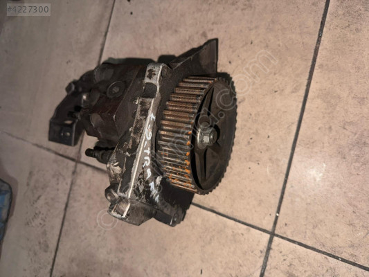 RENAULT 1.9 TRAFİC YAKIT POMPASI KONUK OTO