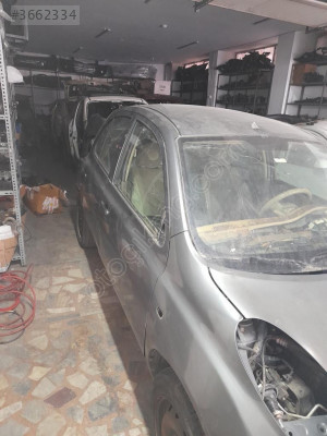 Nissan Micra K12 sağ sol salıncak