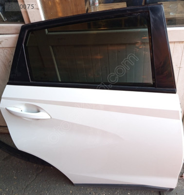 HYUNDAİ BAYON SAG ARKA KAPI DOLU