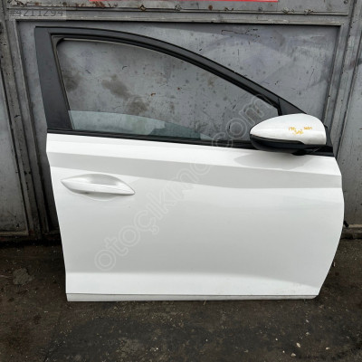 2023 Hyundai i20 sağ ön kapı dolu