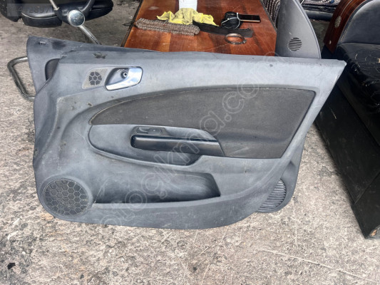 OPEL CORSA C ÖN SAĞ KAPI DÖŞEMESİ ÇIKMA ORJİNAL