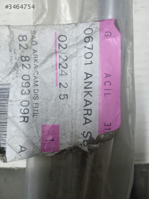 Clio 4 arka kapi dış siyrici fitil nikalaji sag 828209309R