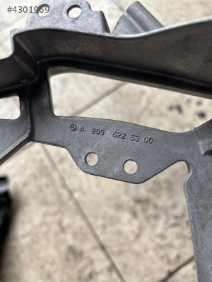 A205 622 53 00 w205 far destek braketi