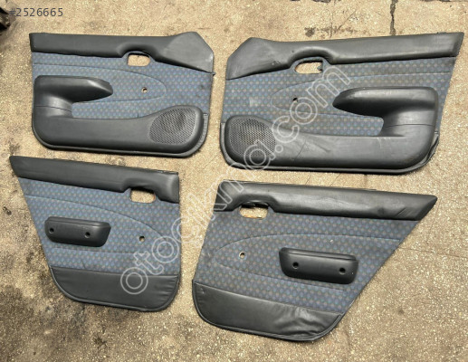 TOYOTA COROLLA KAPI KARTONU TAKIMI 1993 - 1998 ÇIKMA PARÇA