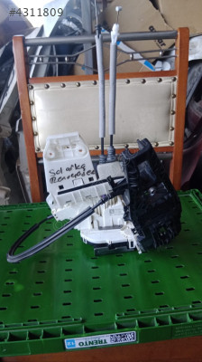 Jeep renegade sol arka kapı kilidi orijinal komple