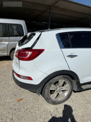 KİA SPORTAGE SAĞ ARKA ÇAMURLUK ÇIKMA ORJİNAL