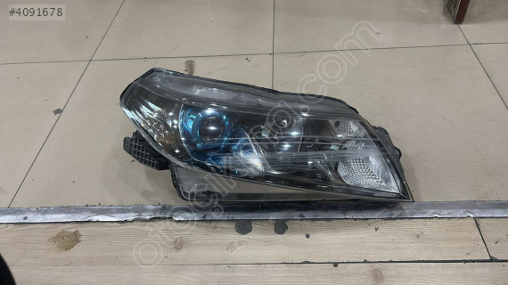SUZUKİ VİTARA SAĞ FAR