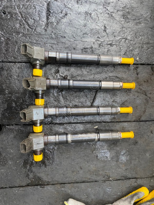 Toyota Hilux enjektör 2.4 motor