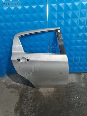 TOYOTA YARİS SAĞ ARKA KAPI 2012/2017