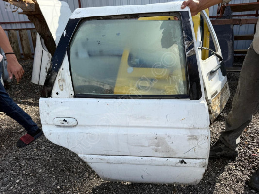 FORD ESCORT SAĞ ARKA KAPI CAMI 95-00 MODEL ORJİNAL