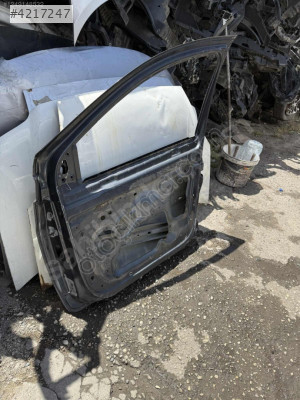 Clio 3 HB sağ ön kapı